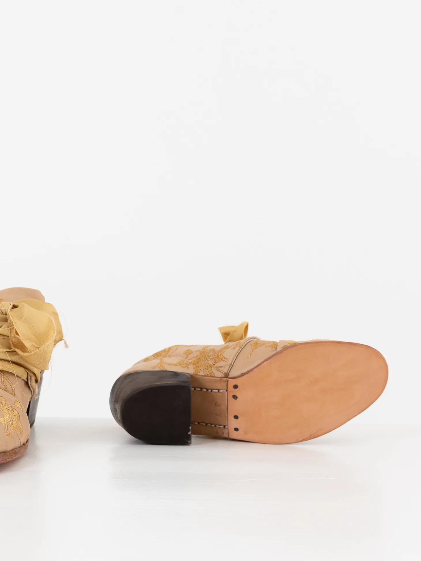 Atelier Inscrire Extinct Flowers Shoe