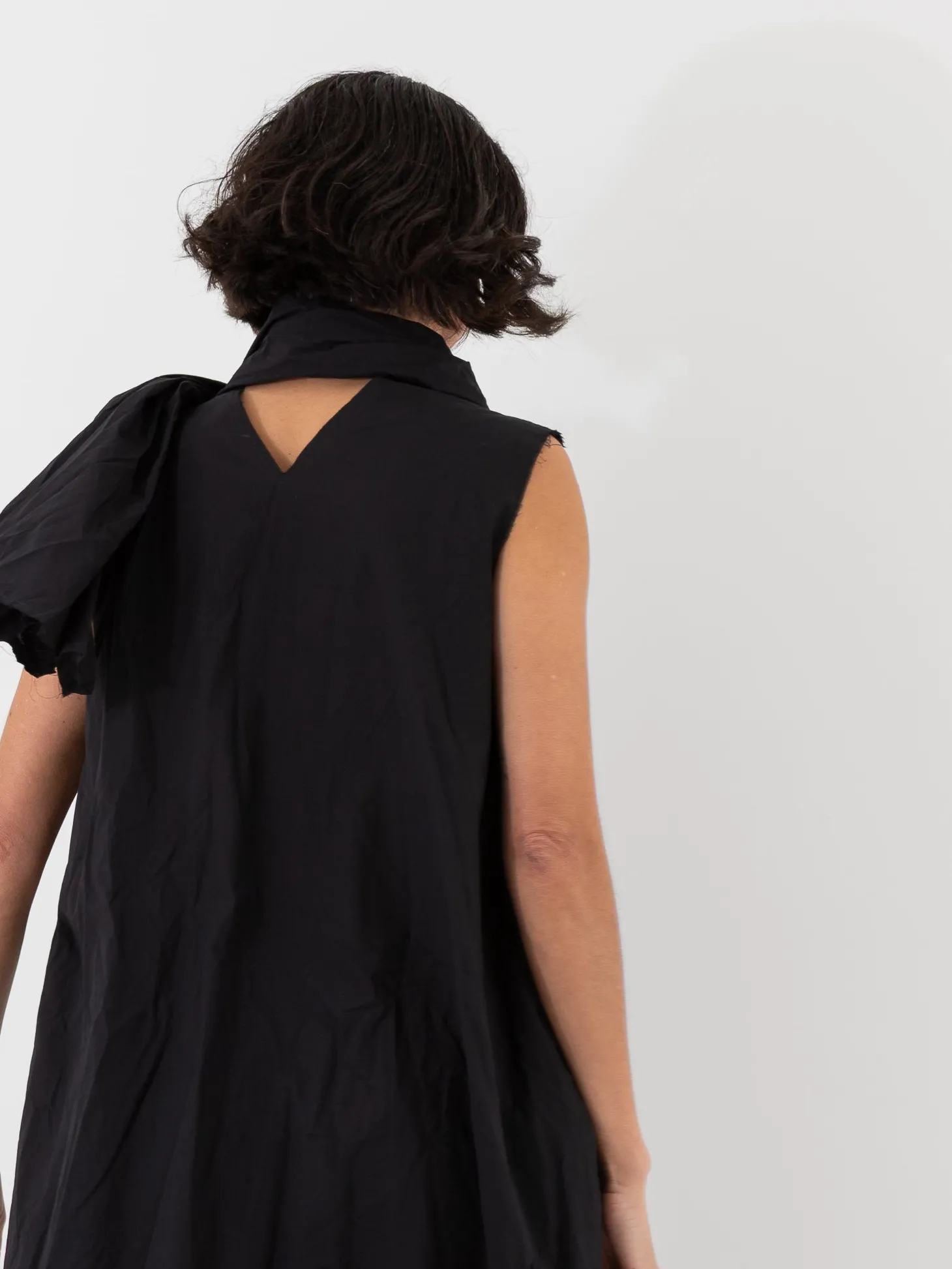 SCHA Long Sleeveless Dress